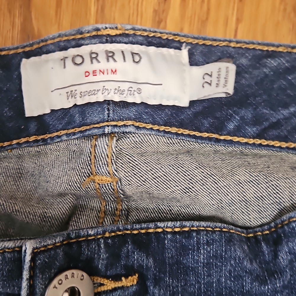 Torrid Relaxed Bootcut Jeans Size 22 - Picture 4 of 7